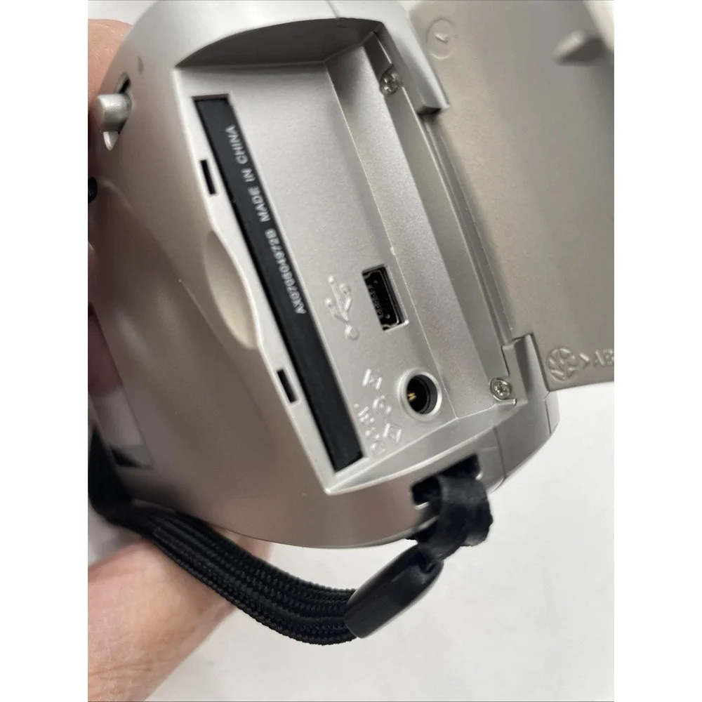 HP Photosmart 612 Digital Camera 3MP 2X Optical Zoom+Battery+SD Card+CD+Manual